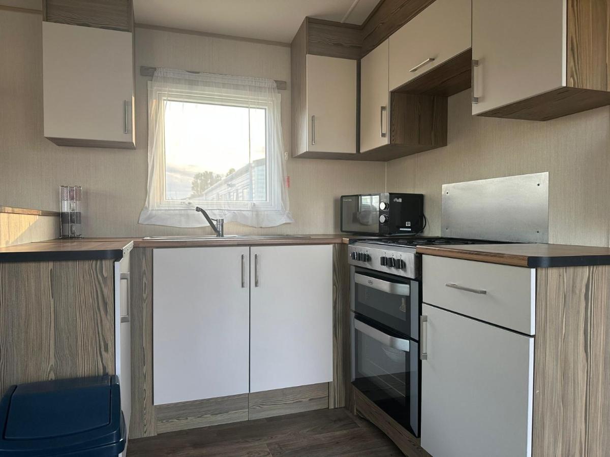 2Br-Sleeps6-Wifi-Freeparking-Holidaypark Clacton-on-Sea Dış mekan fotoğraf